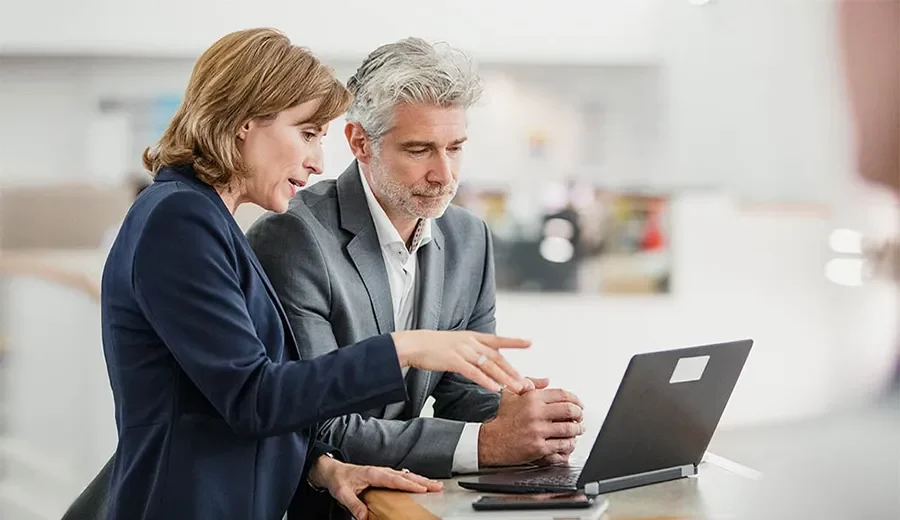 Kunde und Consultant konfigurieren die rexx HR Software Kunde und Consultant konfigurieren die rexx HR Software